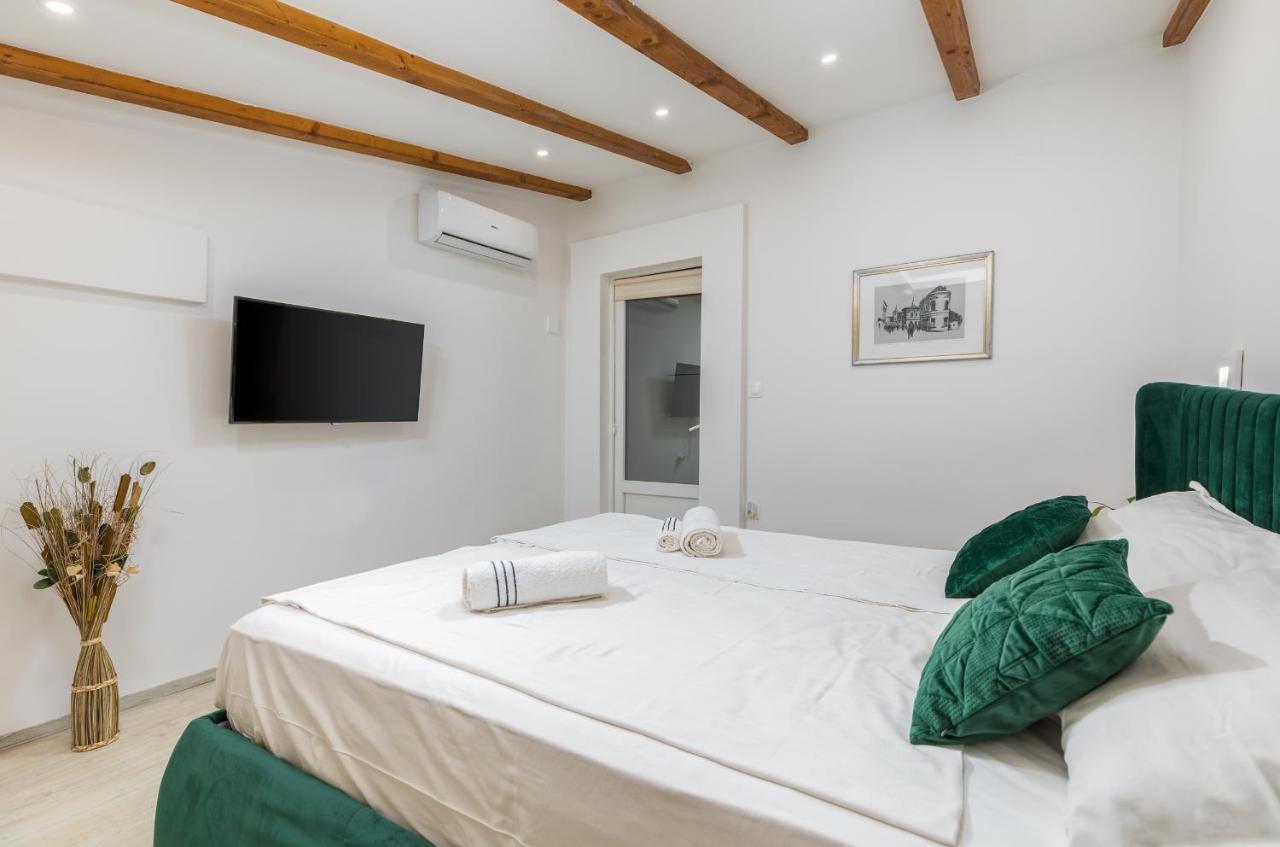 Apartment Augusto - Sea View プーラ エクステリア 写真