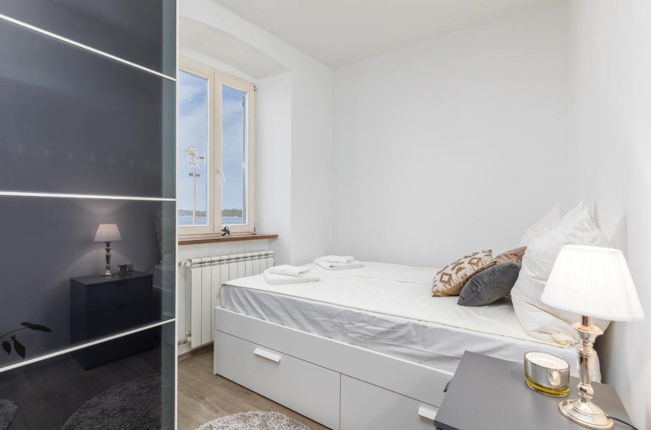 Apartment Augusto - Sea View プーラ エクステリア 写真
