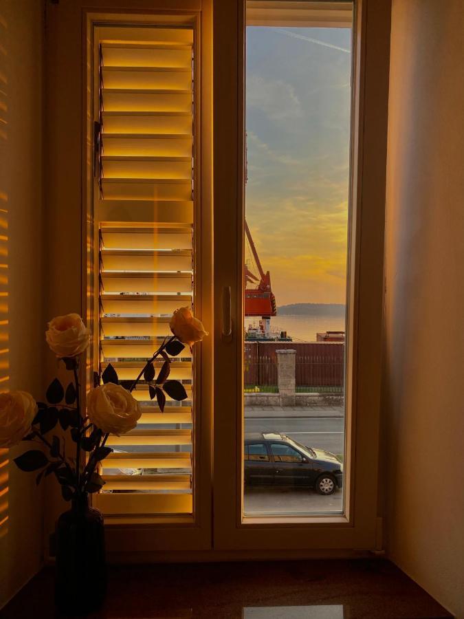 Apartment Augusto - Sea View プーラ エクステリア 写真
